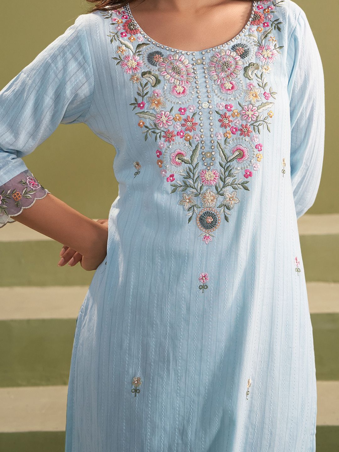 Women Ethnic Motifs Embroidered Thread Work Kurta with Trousers & With Dupatta