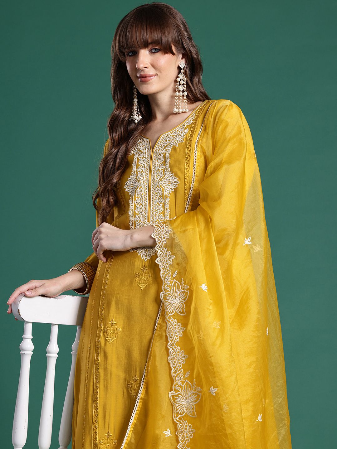 Dhiyona IE Floral Embroidered Thread Work Kurta With Trousers & Dupatta