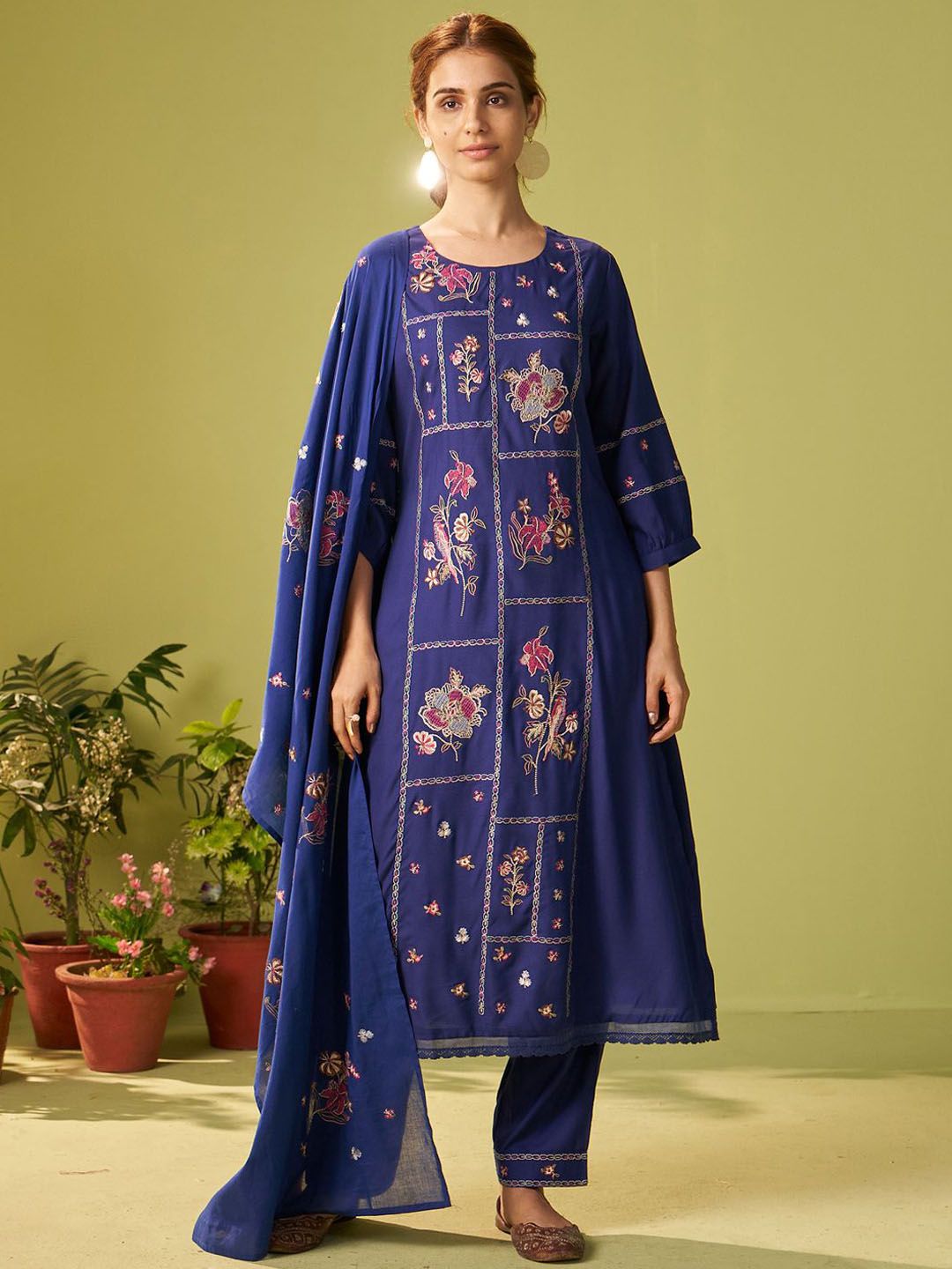 Women Floral Embroidered Kurta with Trousers & Dupatta