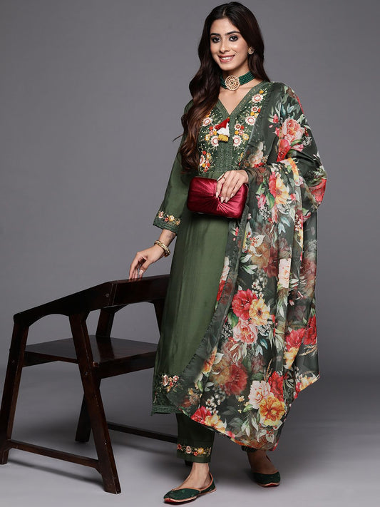 Dhiyona IE Women Floral Embroidered Regular Thread Work Kurta With Trousers & Dupatta
