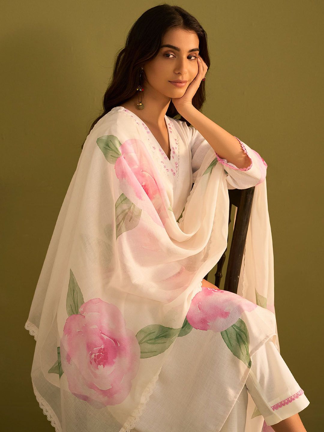 Dhiyona IE Floral Printed V-Neck Straight Sequinned Linen Kurta With Trousers And Dupatta