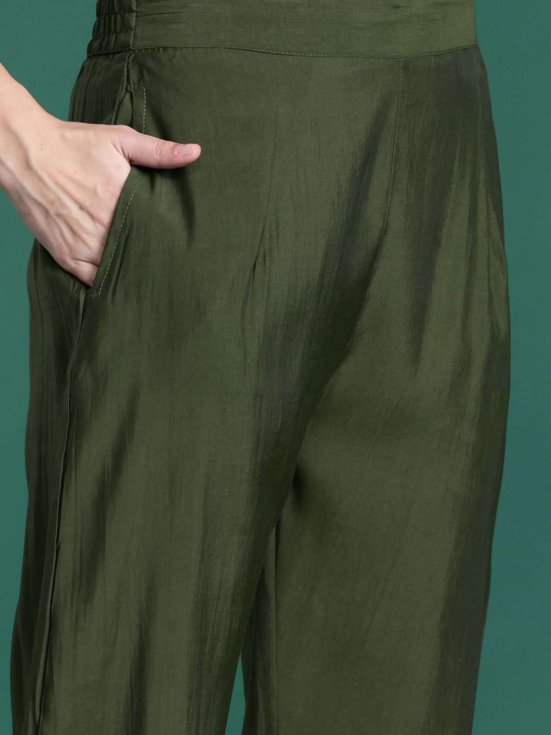 Dhiyona IE Ethnic Motifs Embroidered Sequinned Kurta with Trousers & Dupatta