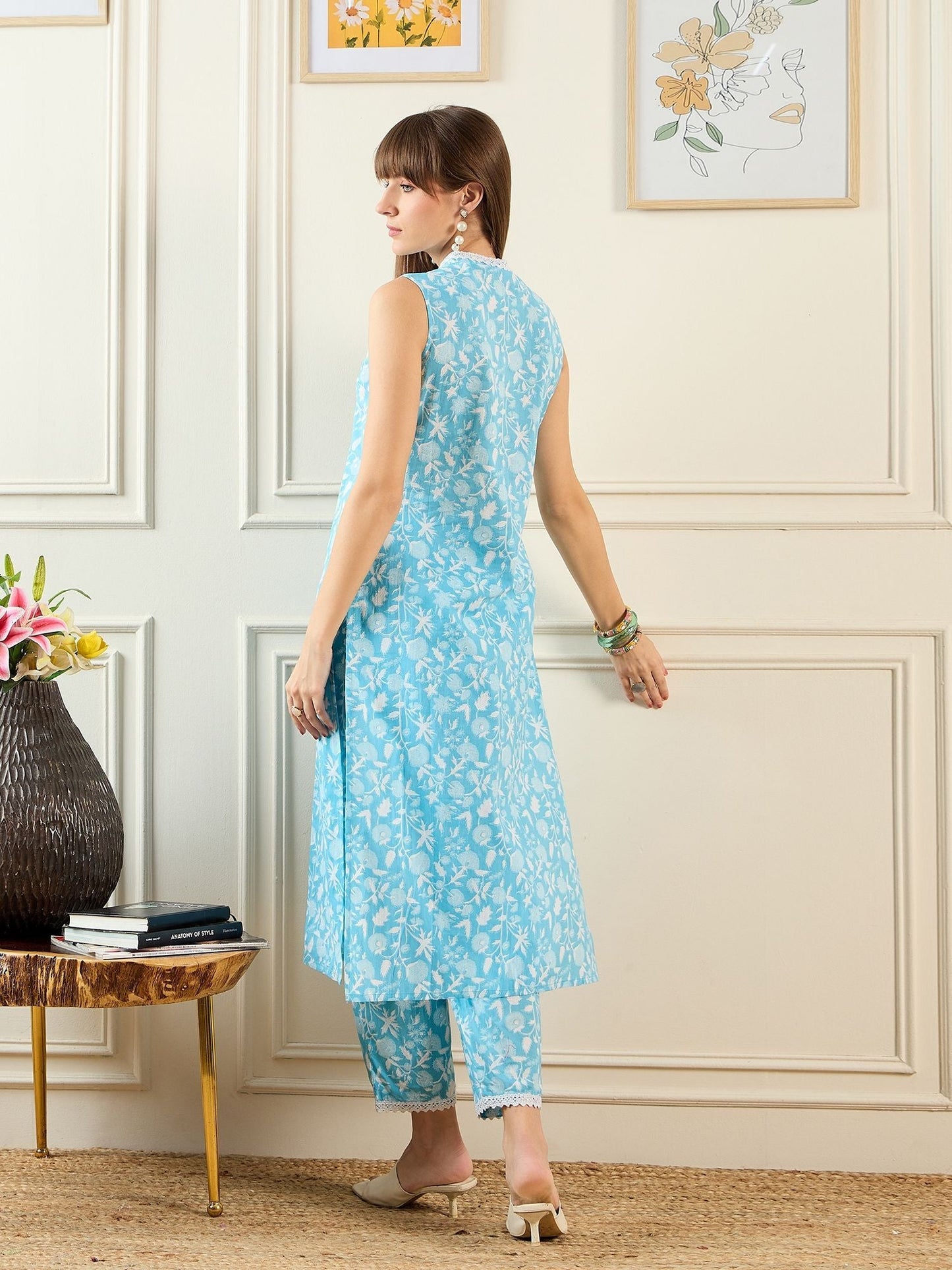 Dhiyona IE Floral Printed V-Neck Pure Cotton Straight Kurta With Trouser