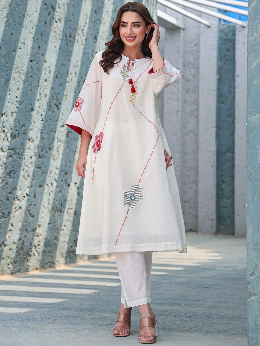 Dhiyona IE Floral Embroidered Pure Cotton Tunic With Trousers Co-Ords