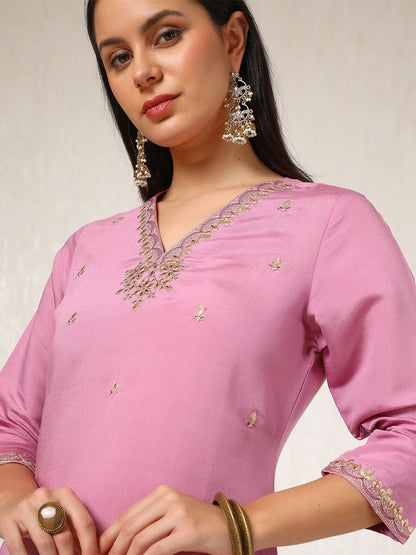 Dhiyona SO Women's Ethnic Motifs Embroidered Gotta Patti Straight Kurta with Trousers