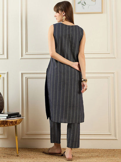 Dhiyona IE Geometric Printed V-Neck Pure Cotton Straight Kurta With Trousers