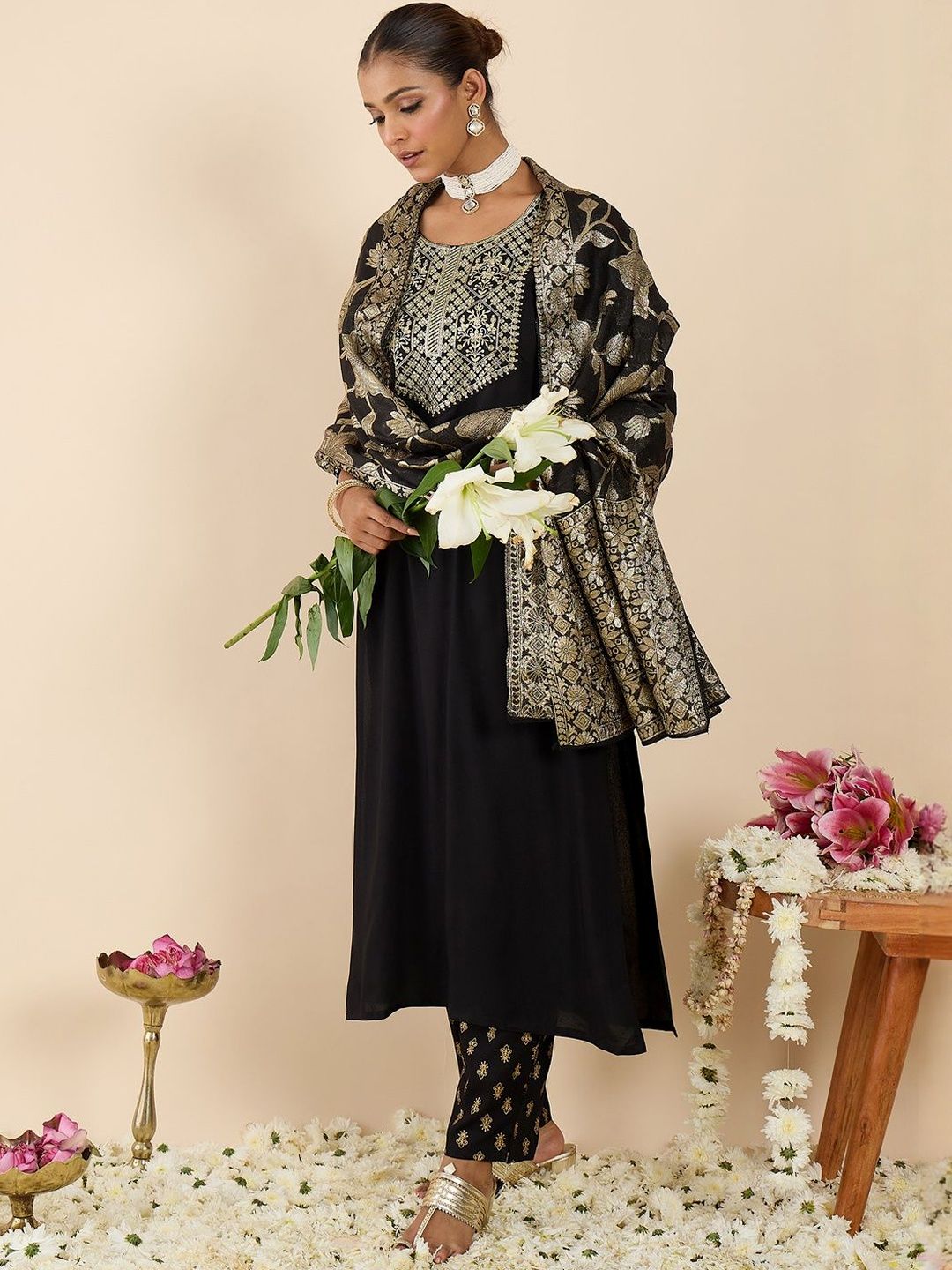 Dhiyona IE Women Ethnic Motifs Embroidered Regular Kurta with Trousers & With Dupatta