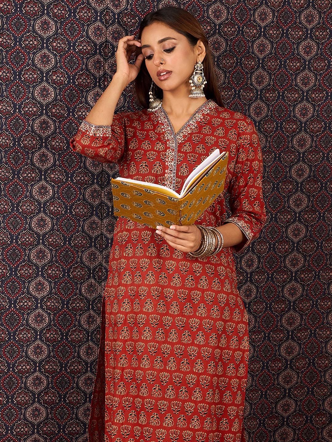 Dhiyona IE Women's Women Ethnic Motifs Printed Straight Pure Cotton Kurta with Trouser