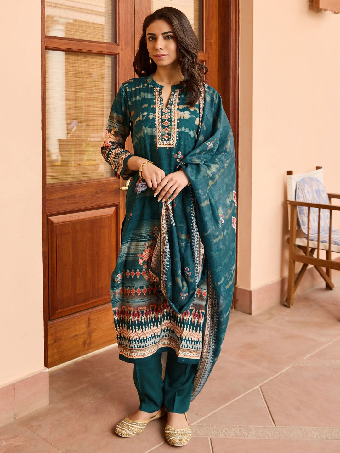 Dhiyona WP Ethnic Motifs Printed Regular Mirror Work Kurta With Trousers & Dupatta