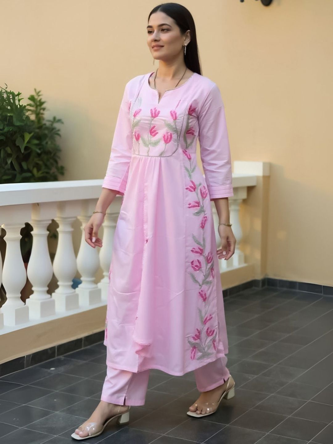 Floral Embroidered Thread Work Pure Cotton A Line Kurta With Trousers & Dupatta