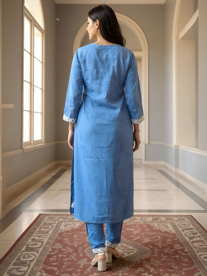 Women Ethnic Motifs Embroidered Thread Work Kurta With Trousers