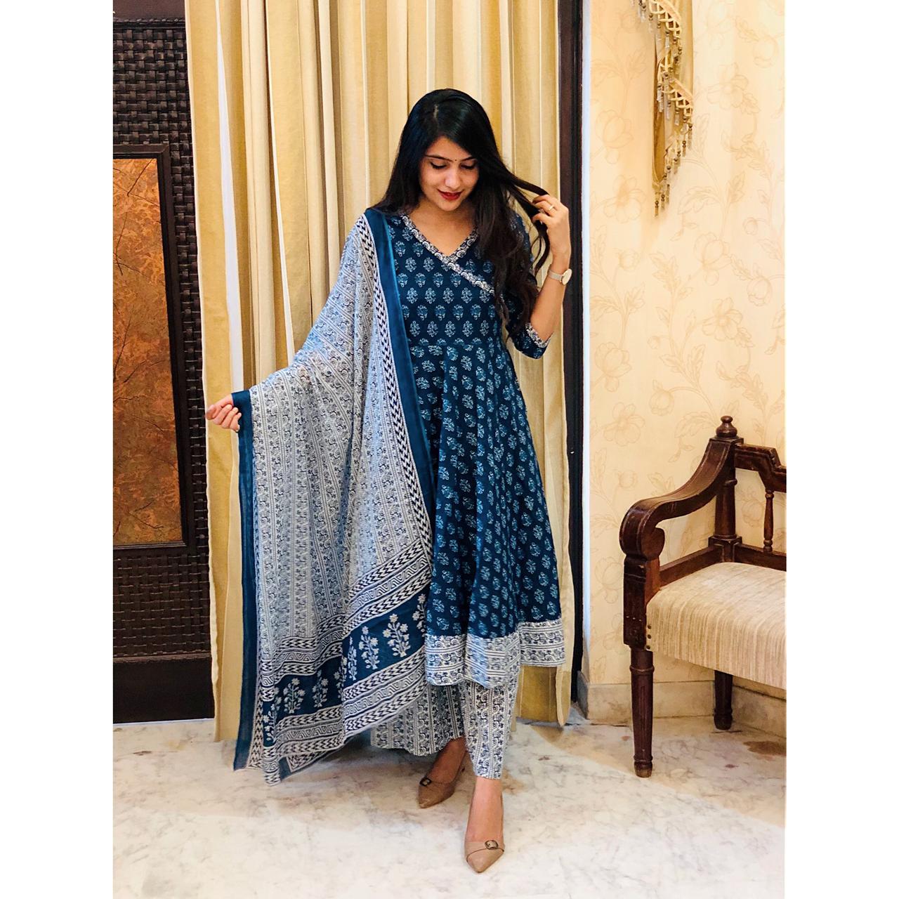 Women Blue Printed Viscose Rayon Kurta And Palazzo Set