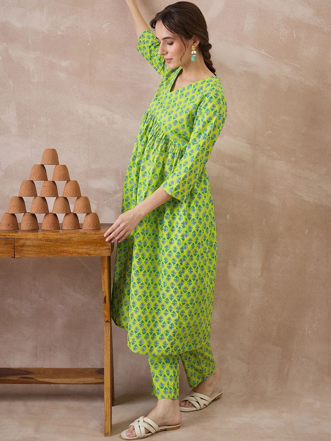 Women Ethnic Motifs Printed Regular Pure Cotton Kurta with Trousers