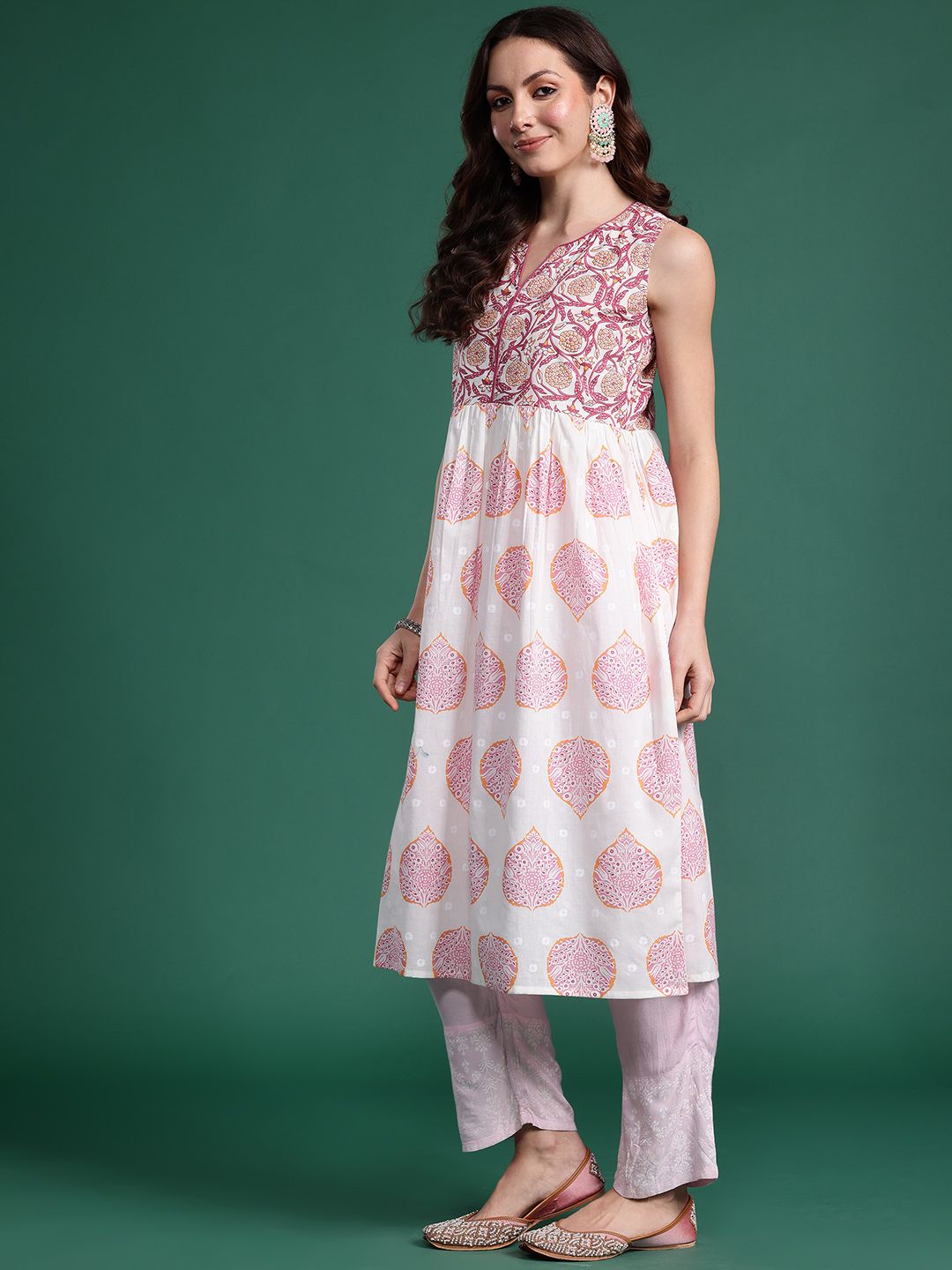Dhiyona IE Women Floral Printed Pure Cotton Anarkali Kurta