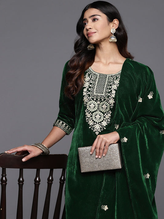Dhiyona VA Women'sWinter floral Zari Embroidered Velvet Kurta Set with Dupatta.