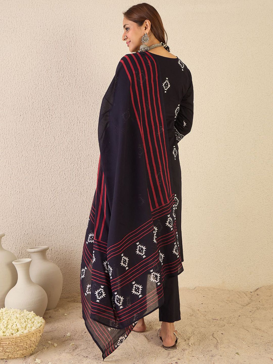 Dhiyona IE Women V-Neck Ethnic Motifs Printed Pure Cotton Kurta with Trousers & Dupatta