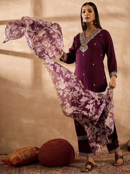 Women Floral Embroidered Regular Kurta with Trousers & With Dupatta