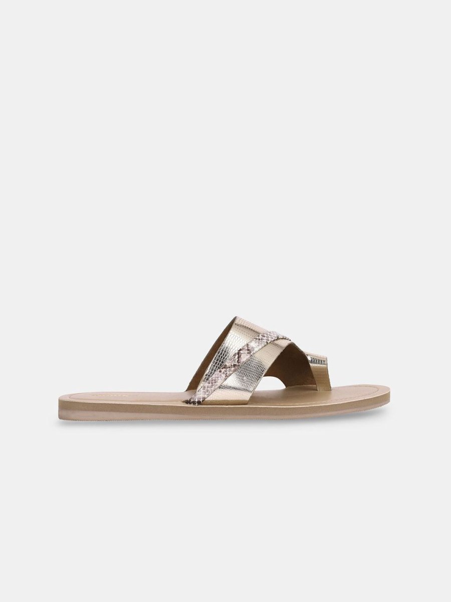 Dhiyona AK Women Textured One Toe Flats