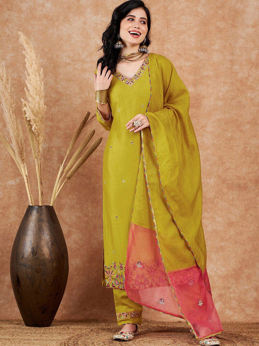 Dhiyona SN Women's Ethnic Motifs Embroidered V-Neck Kurta & Trousers With Dupatta