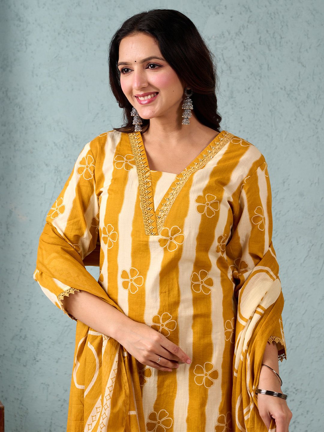 Dhiyona VA Women's Striped Regular Pure Cotton Kurta with Trousers & With Dupatta