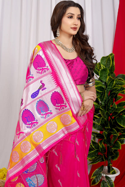 Dhiyona GR Women's Chandramukhi Hot Pink Zari Paithani Silk Saree