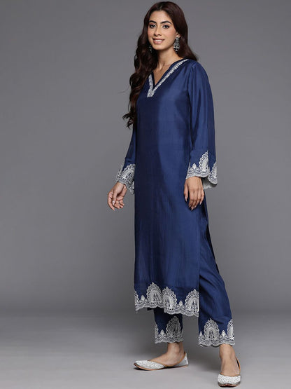 Dhiyona VA Women'sEthnic Thread Embroidered Kurta & Trousers With Dupatta