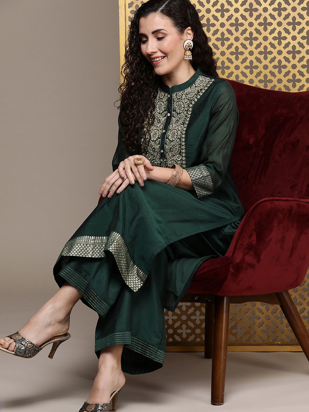 Dhiyona PD Women Women Jashn Paisley Yoke Design Zari Work Regular Kurta With Palazzos