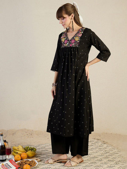 Dhiyona IE Women Embroidered Thread Work Pure Cotton Kurta with Trousers