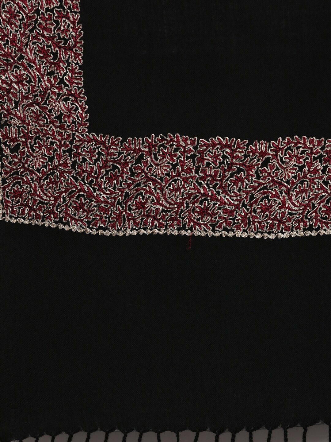 Dhiyona PA Nalki Embroidered Pure Woolen Shawl