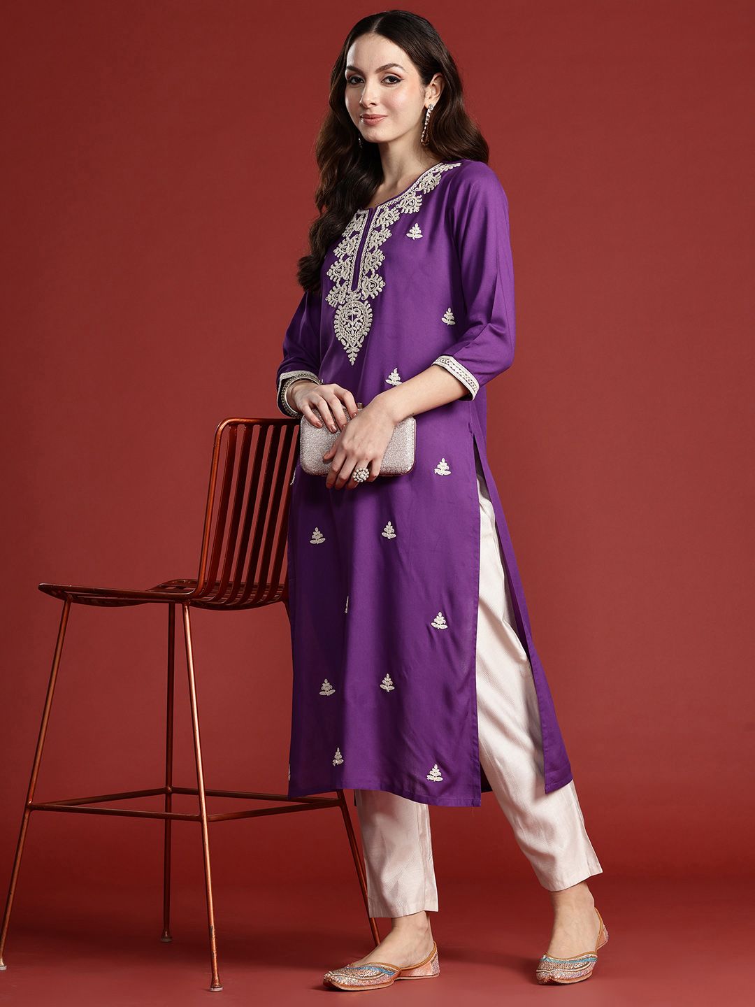 Dhiyona IE Women Floral Embroidered Thread Work Kurta