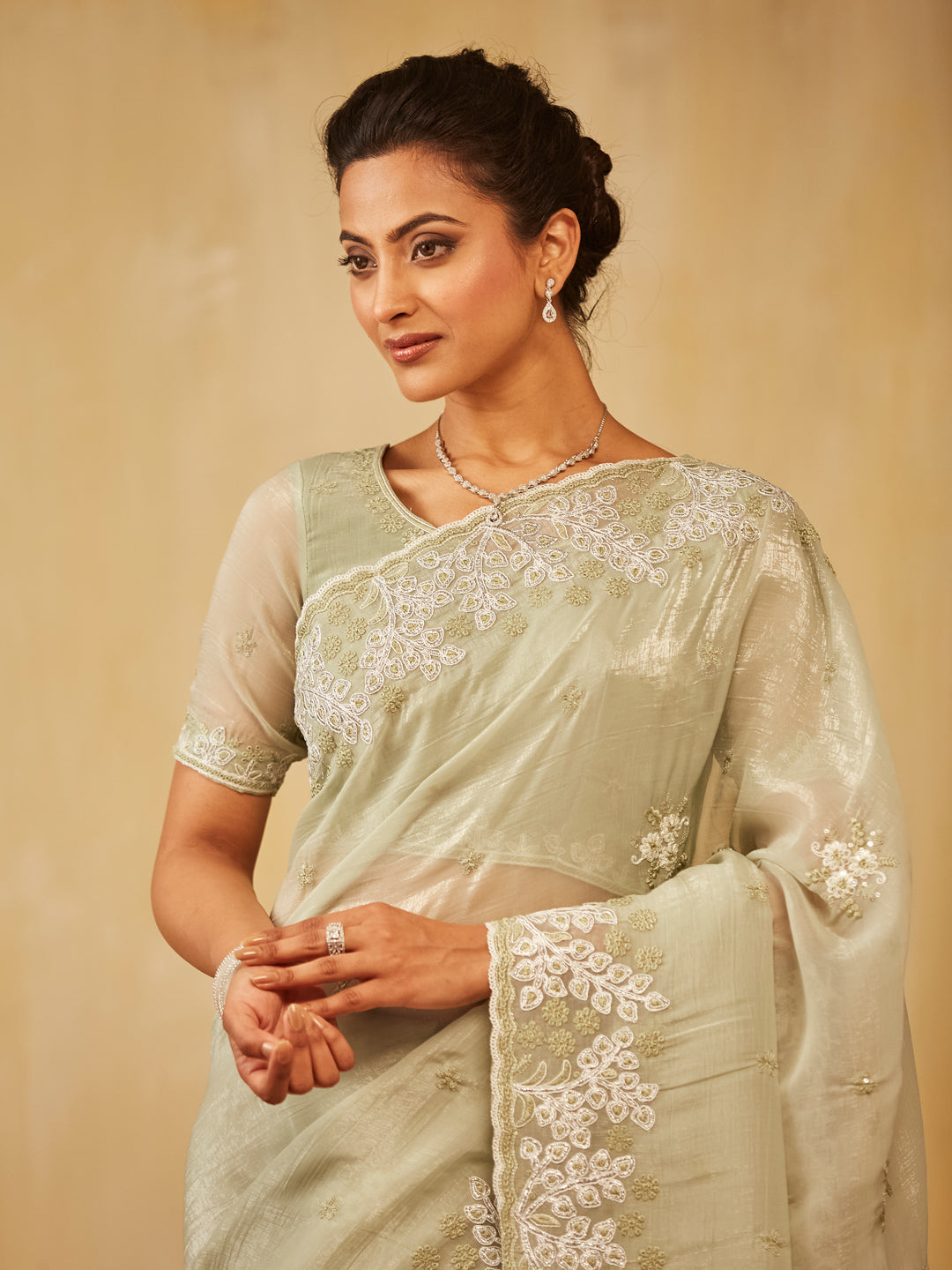 Dhiyona KS Women's Embellished Embroidered Saree