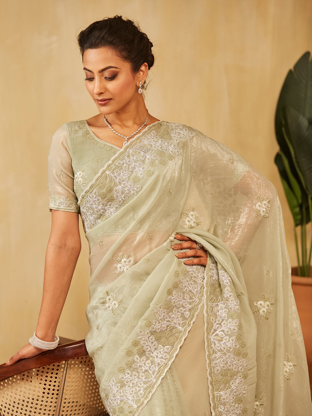 Dhiyona KS Women's Embellished Embroidered Saree