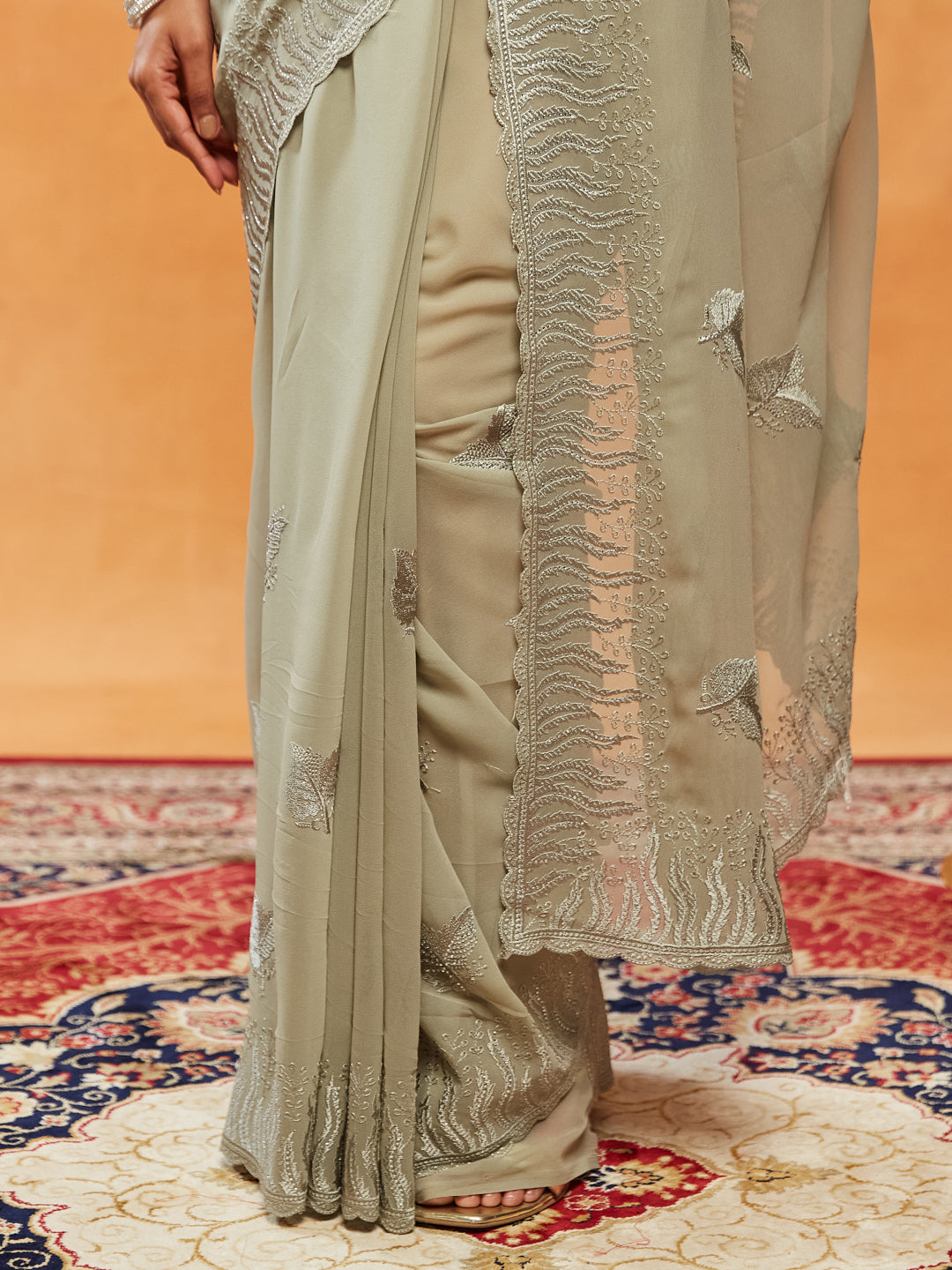 Dhiyona KS Women's Embellished Embroidered Saree
