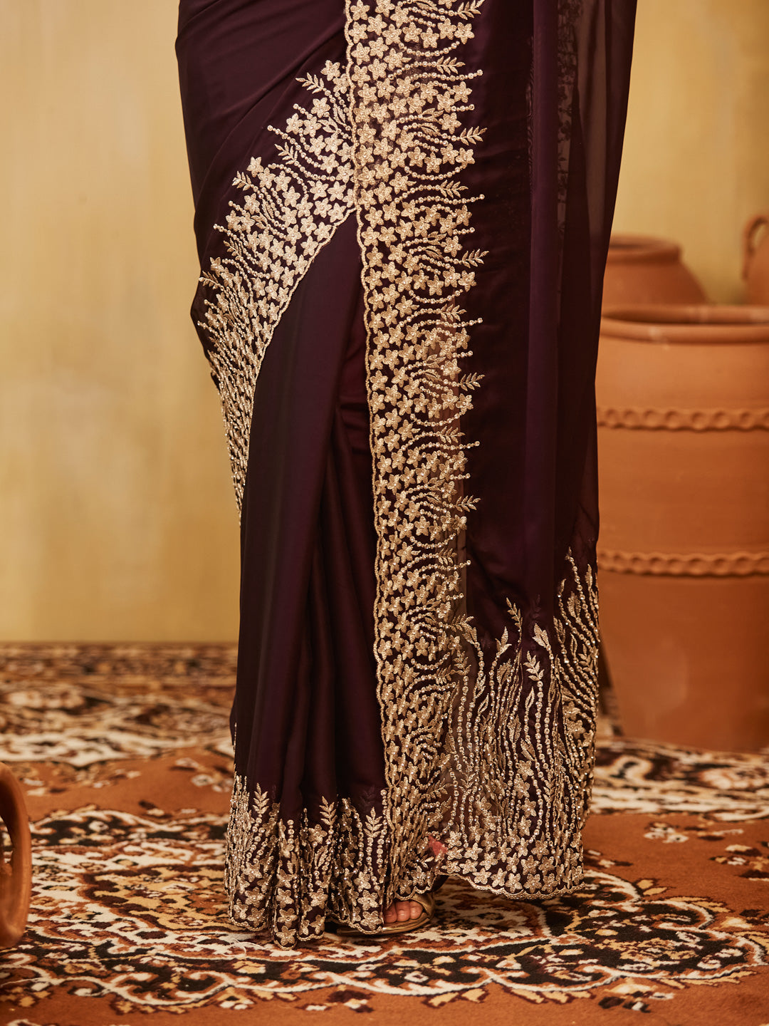 Dhiyona KS Women's Women Embroidered Saree