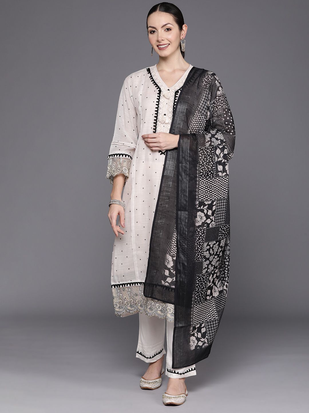 Dhiyona IE Floral Embroidered Regular Thread Work Linen Kurta with Trousers & Dupatta