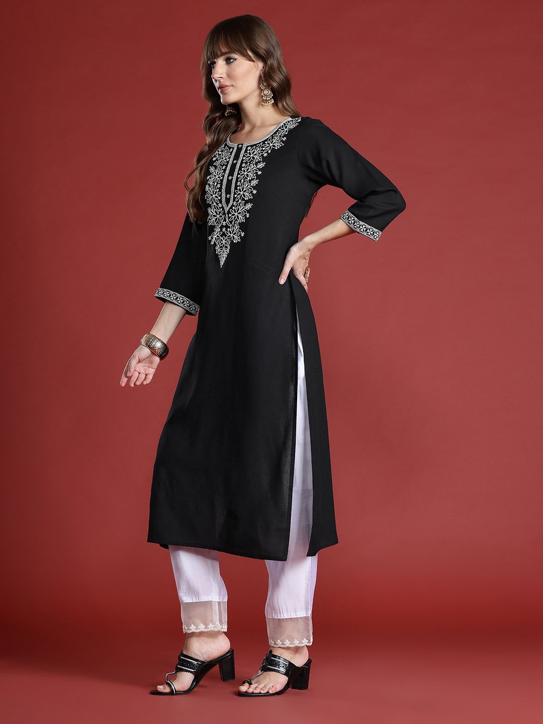 Dhiyona IE Floral Embroidered Thread Work Kurta