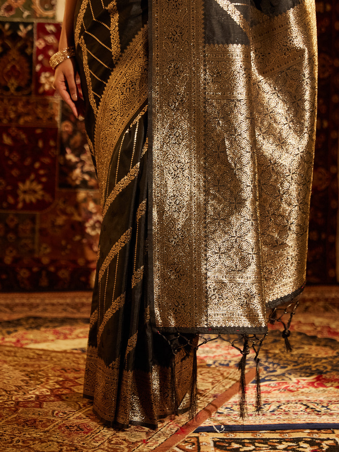 Dhiyona KS Women's Woven Design Zari Banarasi Saree