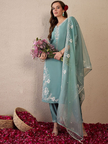 Women Floral Embroidered Regular Kurta with Trousers & With Dupatta