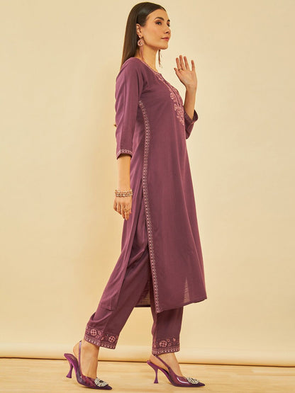 Dhiyona SO Women's Purple Floral Yoke Design Thread Work Straight Kurta With Trousers