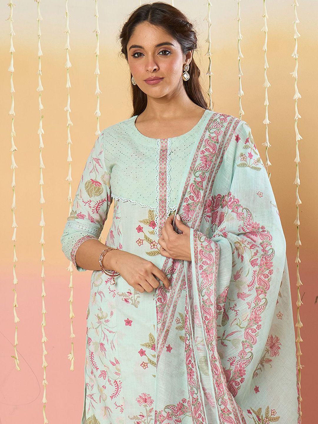 Women Floral Printed Regular Kurta with Trousers & Dupatta