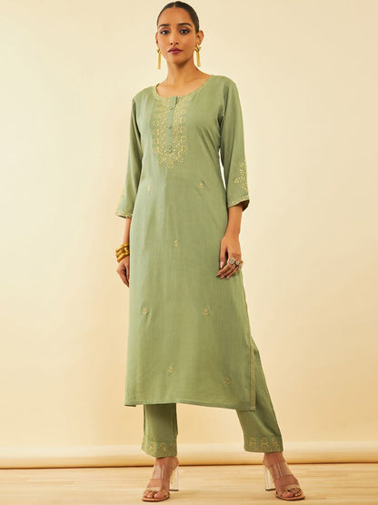 Dhiyona SO Women's Floral Embroidered Regular Sequinned Kurta With Trousers
