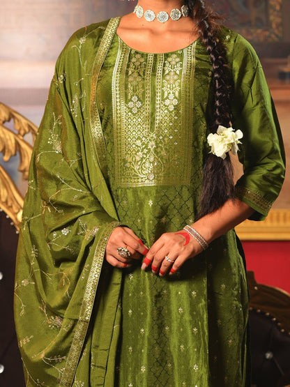 Embroidered Regular Round Neck Straight Kurta With Trousers & Dupatta