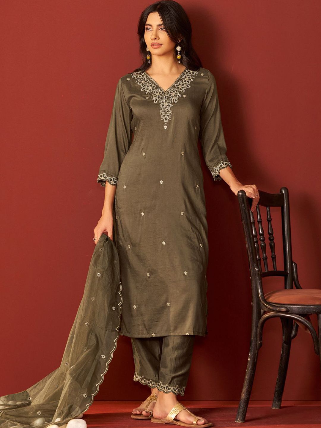 Women Ethnic Motifs Embroidered Regular Sequinned Kurta with Trousers & Dupatta