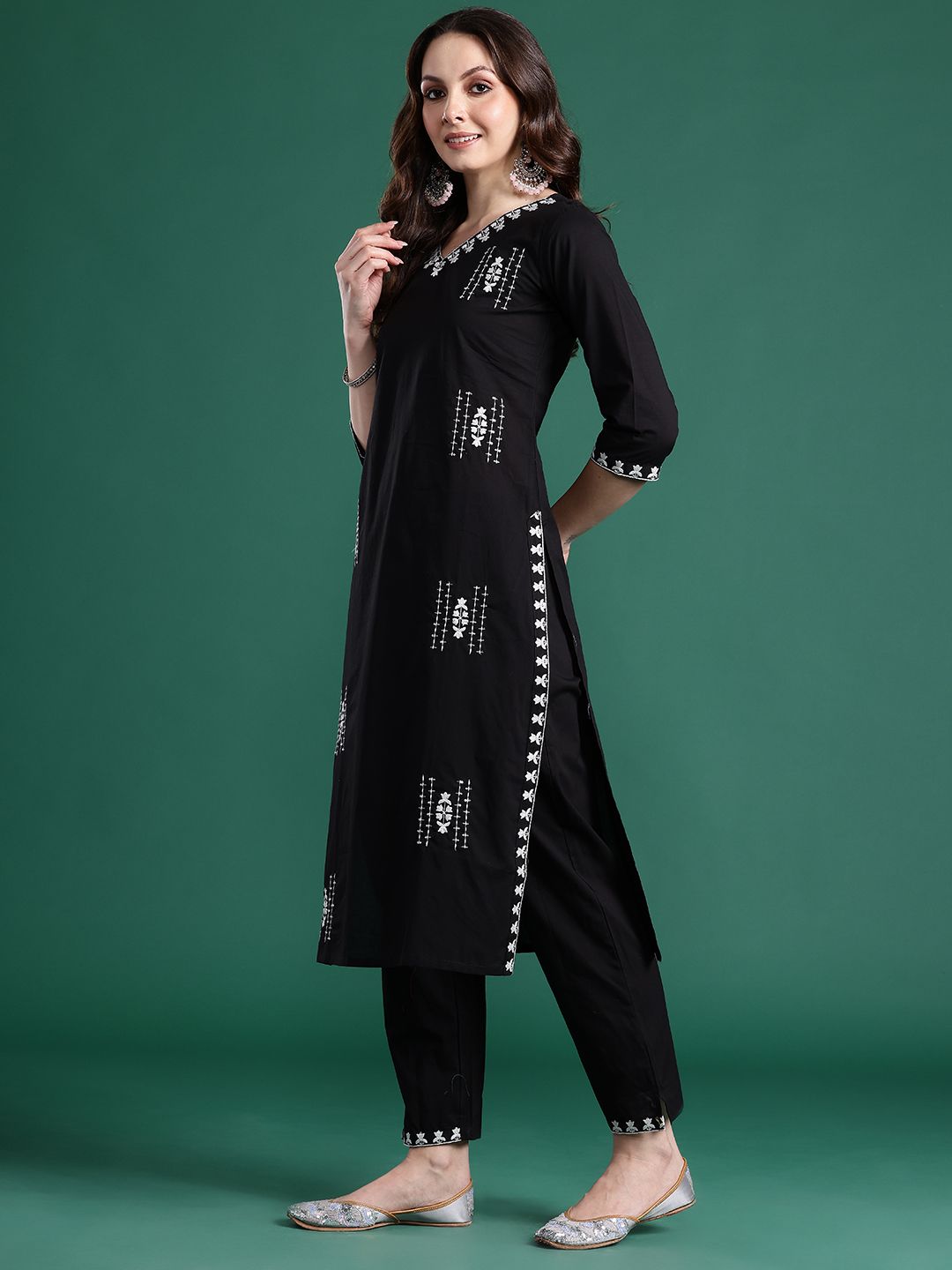 Dhiyona IE Ethnic Motifs Embroidered Thread Work Pure Cotton Kurta With Trousers & Dupatta