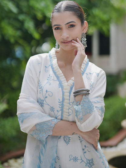 Floral Embroidered Thread Work Kurta With Trousers & Dupatta