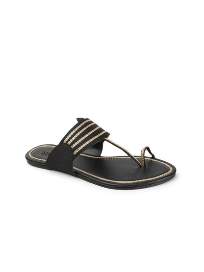 Dhiyona AK Women Black Textured One Toe Flats