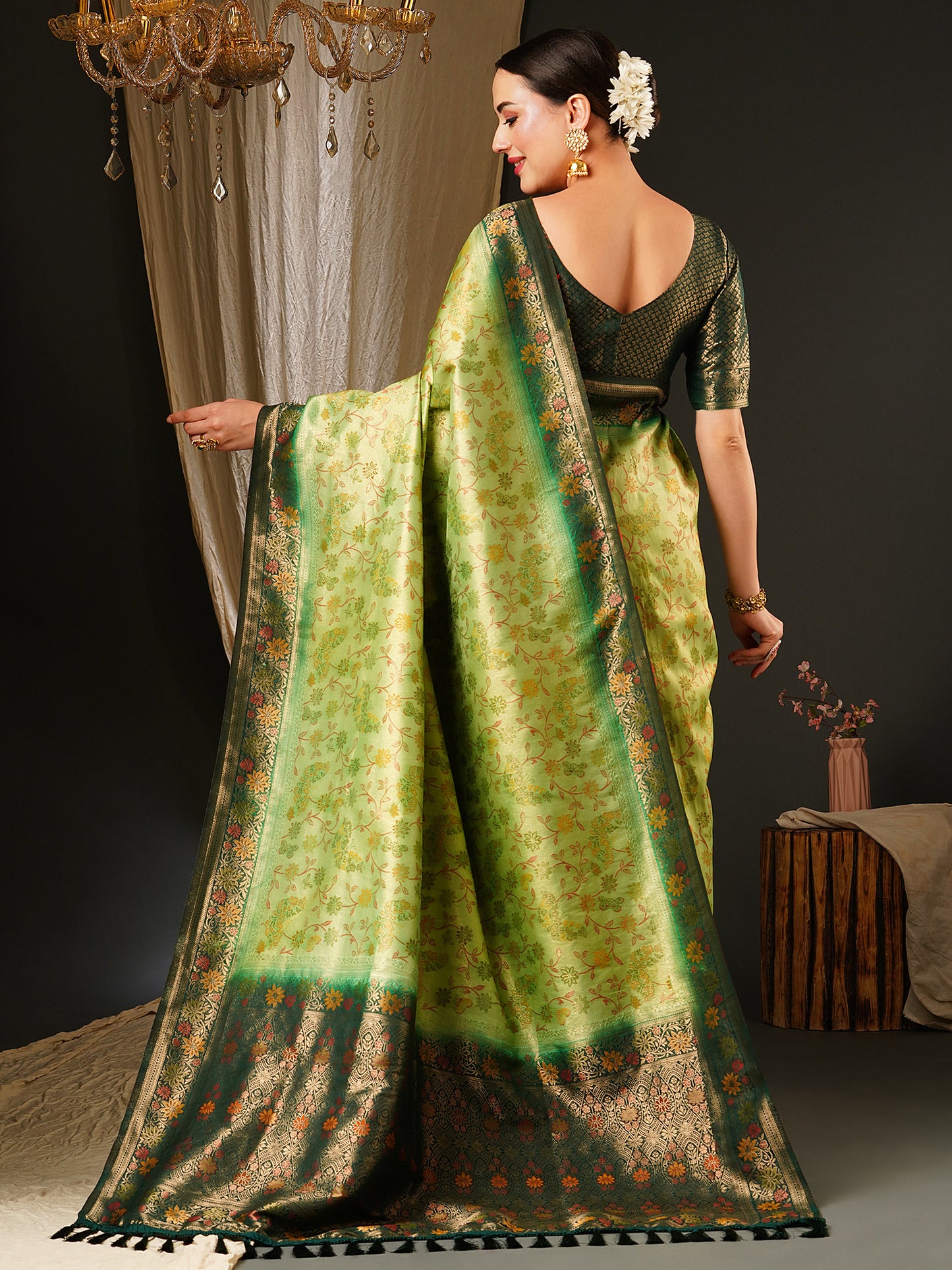 Women's Kanjeevaram Silk Light Green Woven Design Celebrity Saree With Blouse Piece