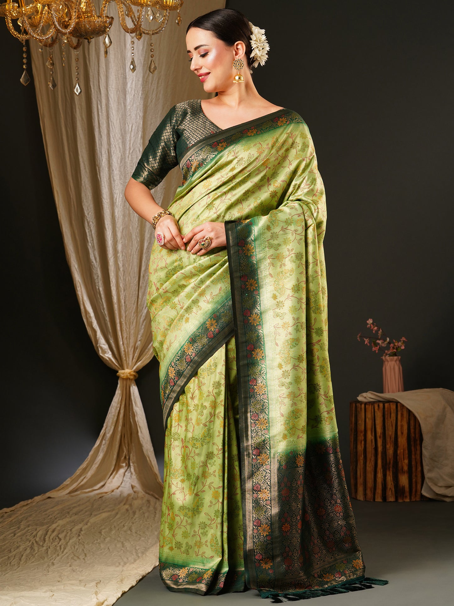 Women's Kanjeevaram Silk Light Green Woven Design Celebrity Saree With Blouse Piece
