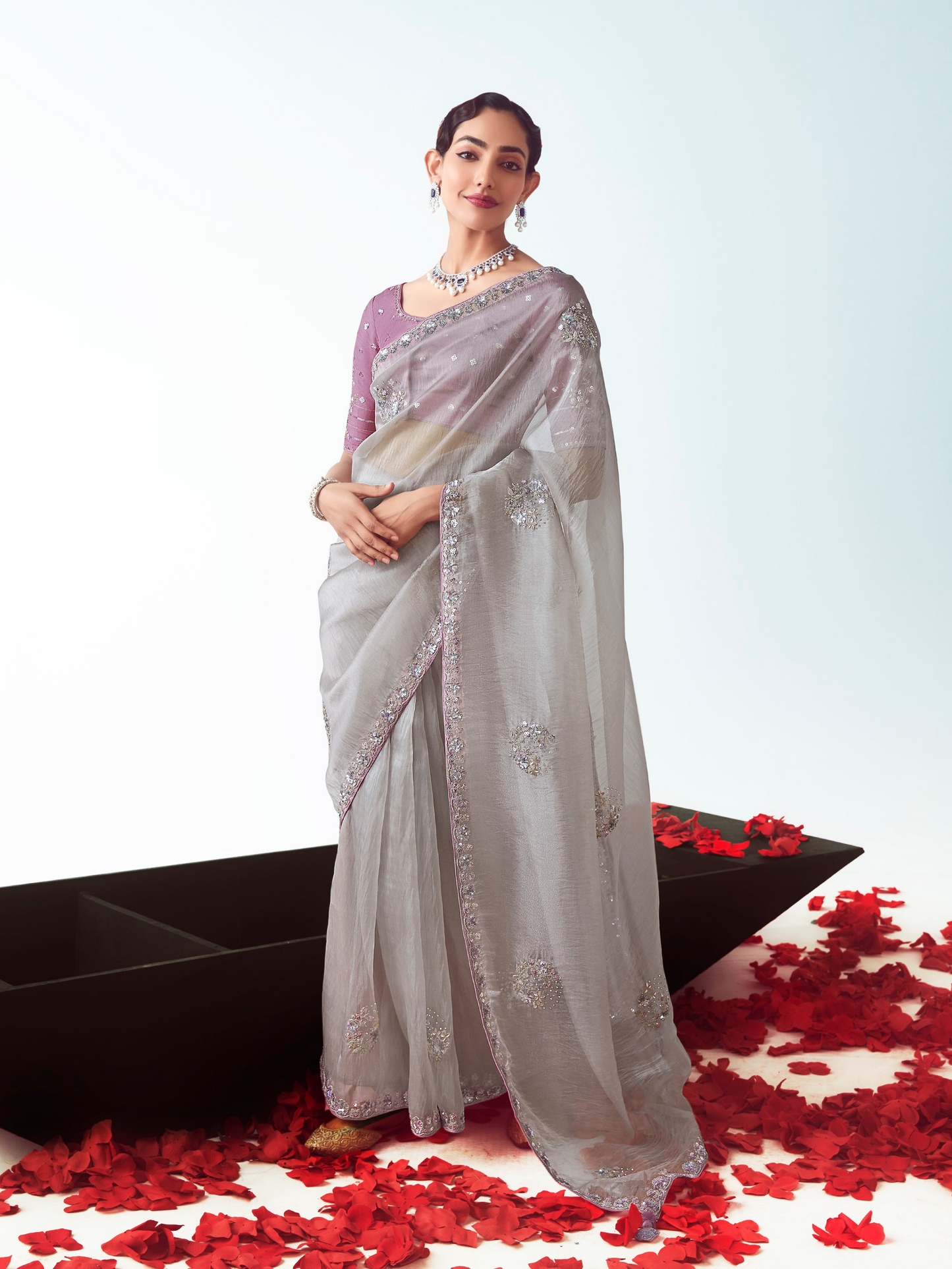 Dhiyona KM Women Grey Organza Saree Partywear Saree