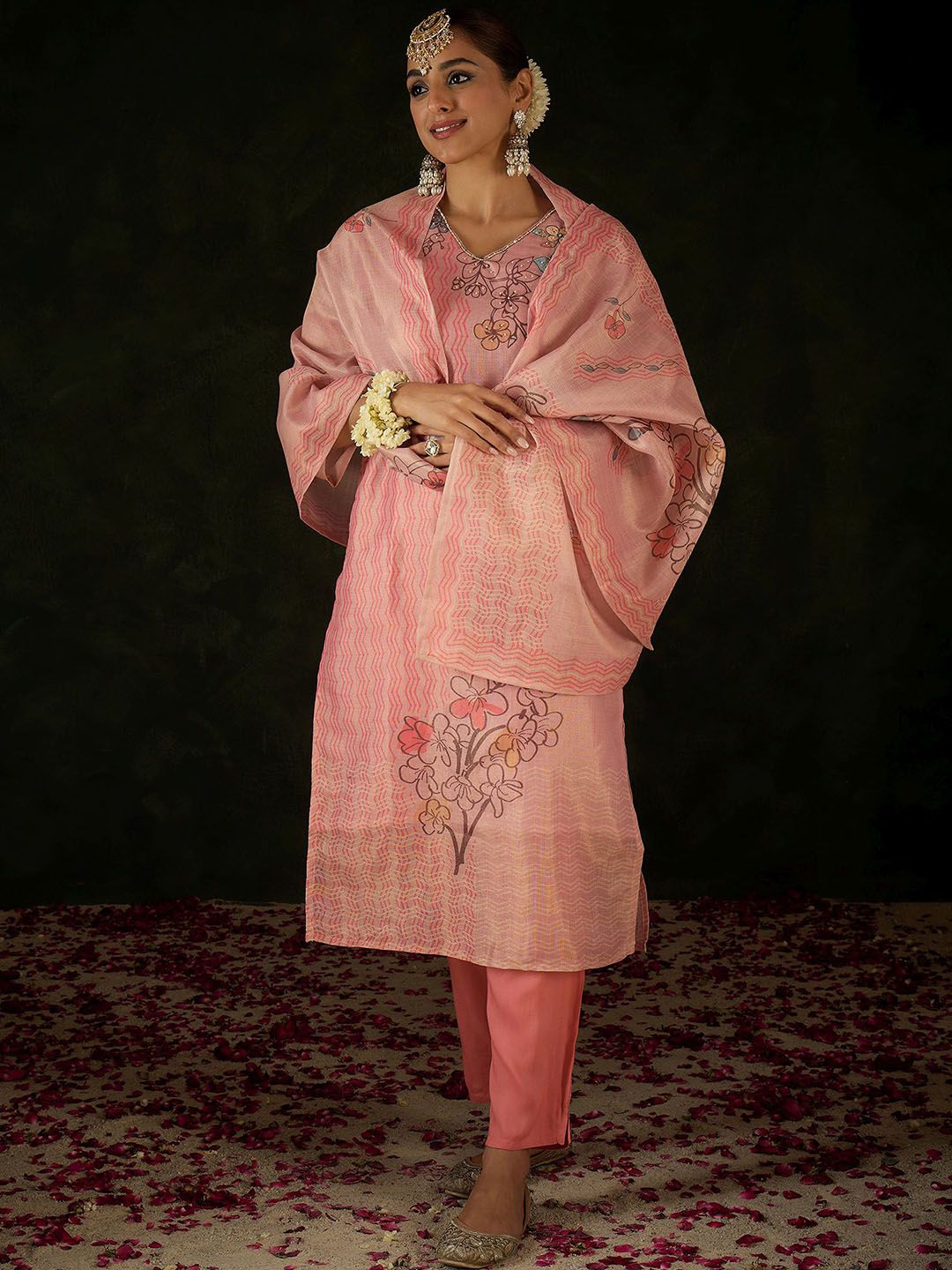 Women Floral Printed Regular Kurta with Trousers & With Dupatta
